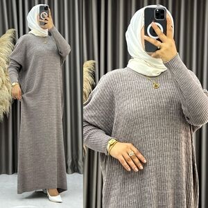 Elegant Gray Knit Maxi Dress